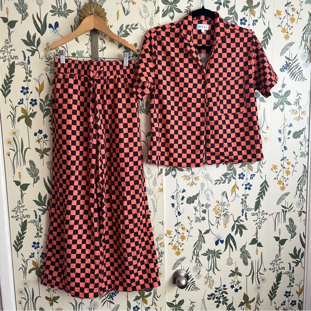 Wray Lounge Set Small In Berry Check Color